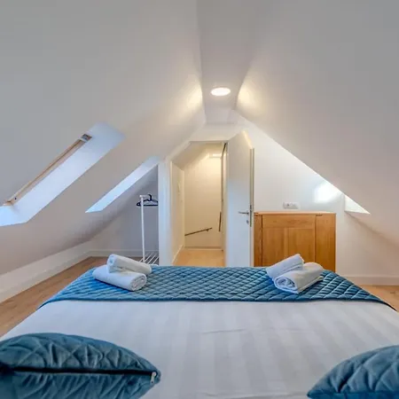 Tiana Apartment Split