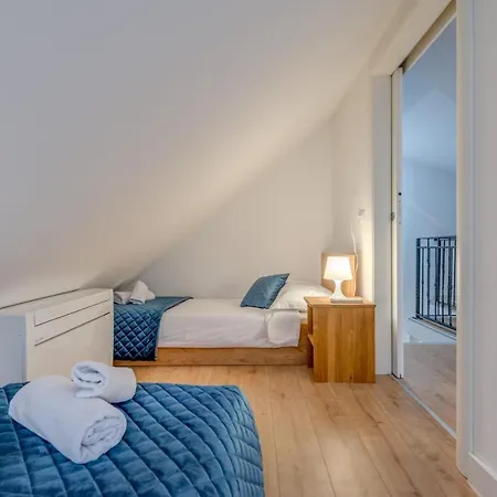 Tiana Apartment Split