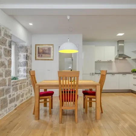 Tiana Apartmán *